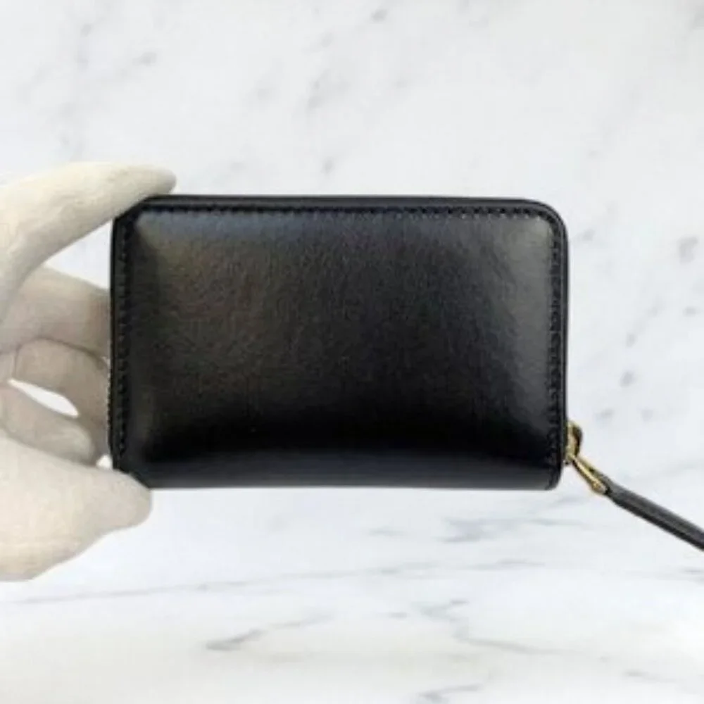 NIB Authentic Gucci zip card case wallet with gucci logo in black
